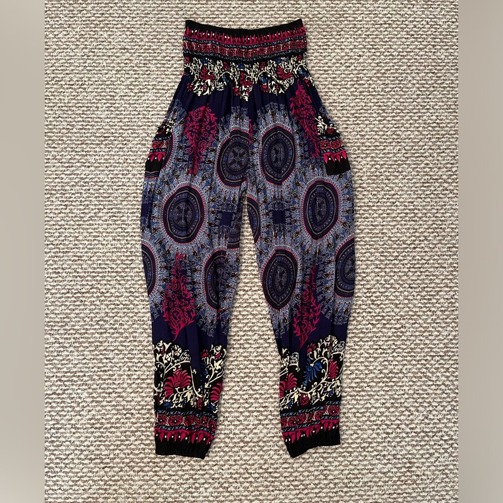 Women’s pants. One Size. 100% Rayon